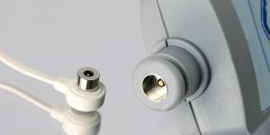 Round magnetic connectors allow 360° rotation