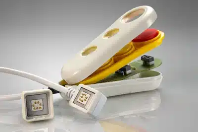 Handschalter für Licht- und Notrufsystem mit Silikonschaltmatte, Kunststoffgehäuse und Kabelkonfektion