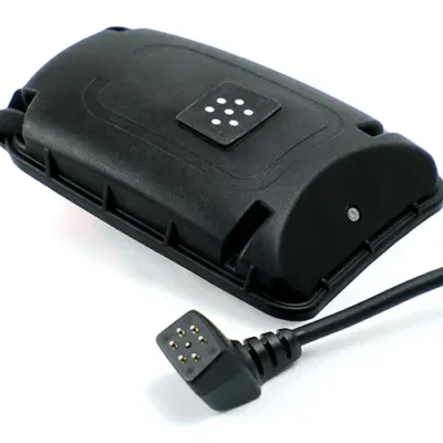 Integrierter-Magnetstecker-in-Gehäuse