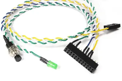 Konfektioniertes Kabel mit integriertem Tastschalter für industrielle Anwendungen