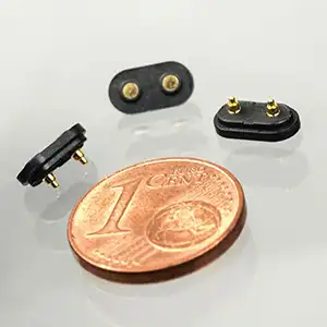 small plug with spring contacts