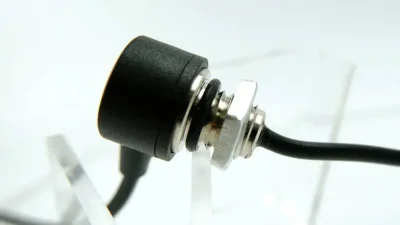 Runder Magnetstecker zum Einschrauben