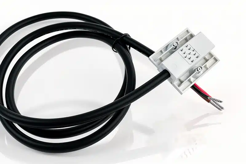 Konfektioniertes Kabel mit Sonderstecker für kundenspezifische industrielle Anwendungen